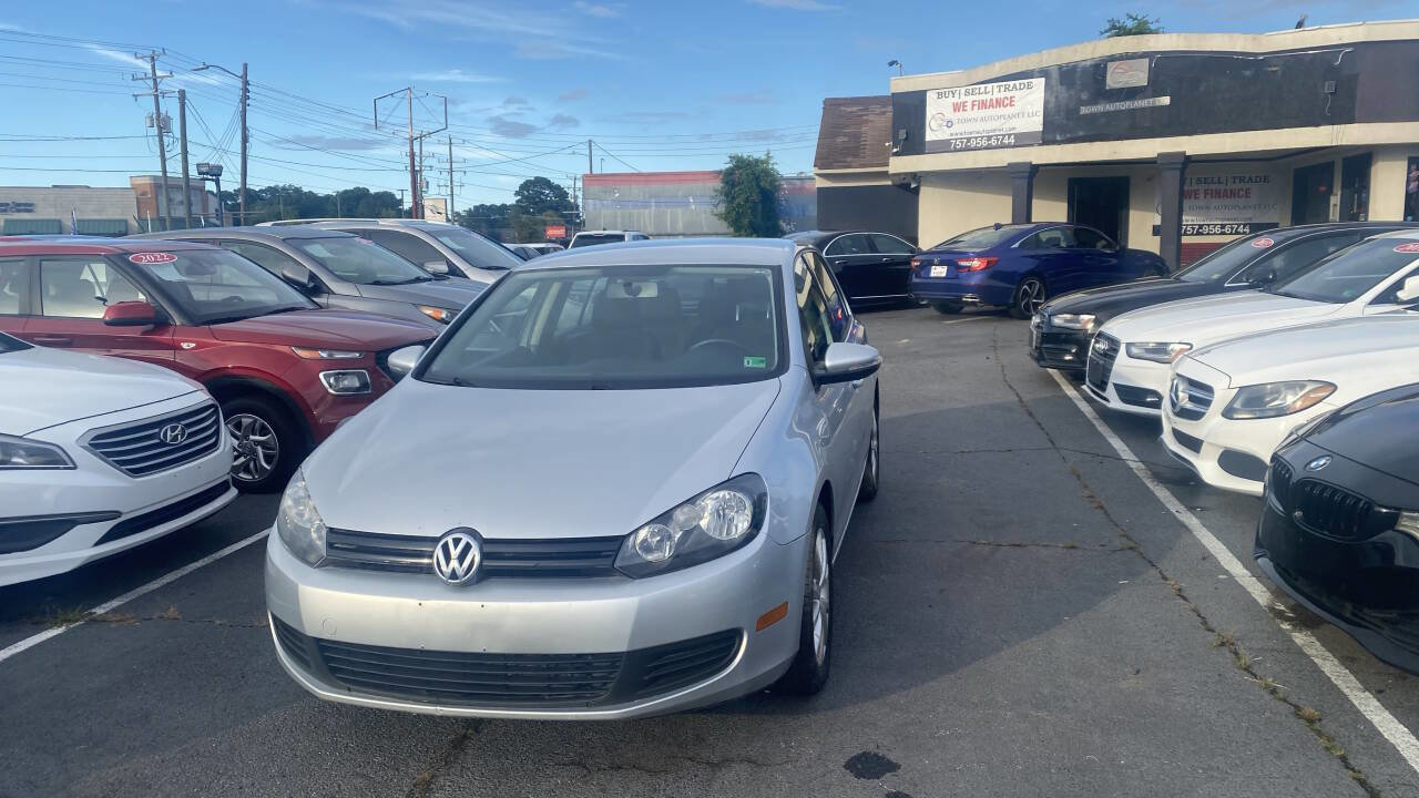 Used 2013 Volkswagen Golf 4-Door image 2