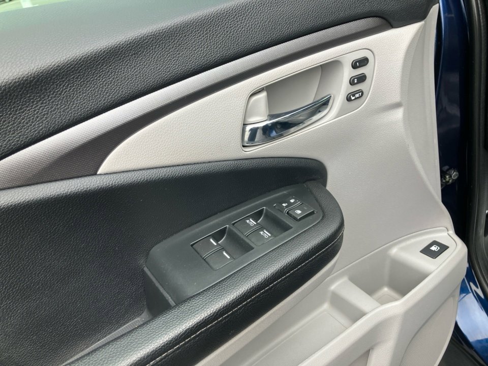 Certified 2023 Honda Ridgeline RTL image 32