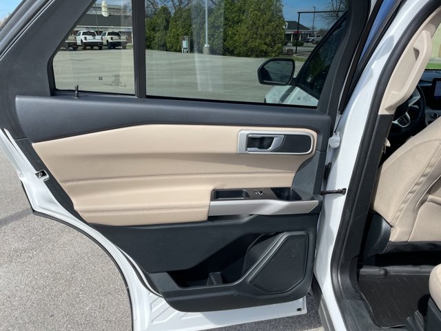 Used 2023 Ford Explorer XLT AWD/4WD image 61