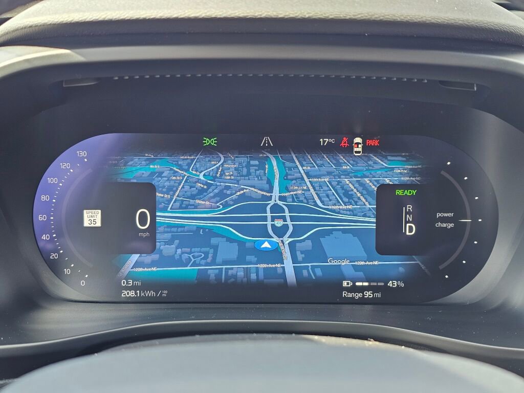 Used 2023 Volvo XC40 Recharge Ultimate image 13