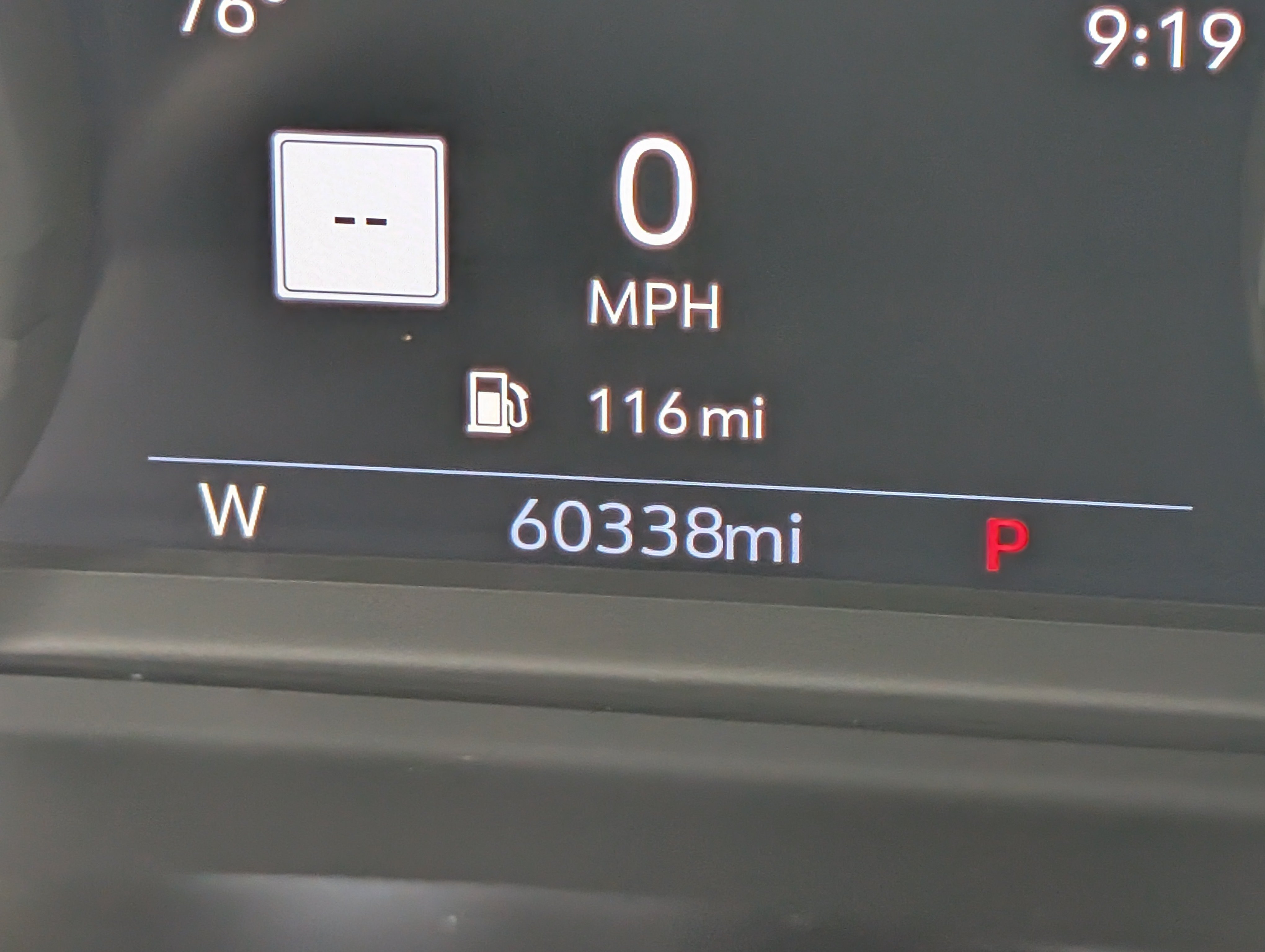 Used 2021 Chevrolet Suburban Premier w/ Premium Package 2 RWD image 28