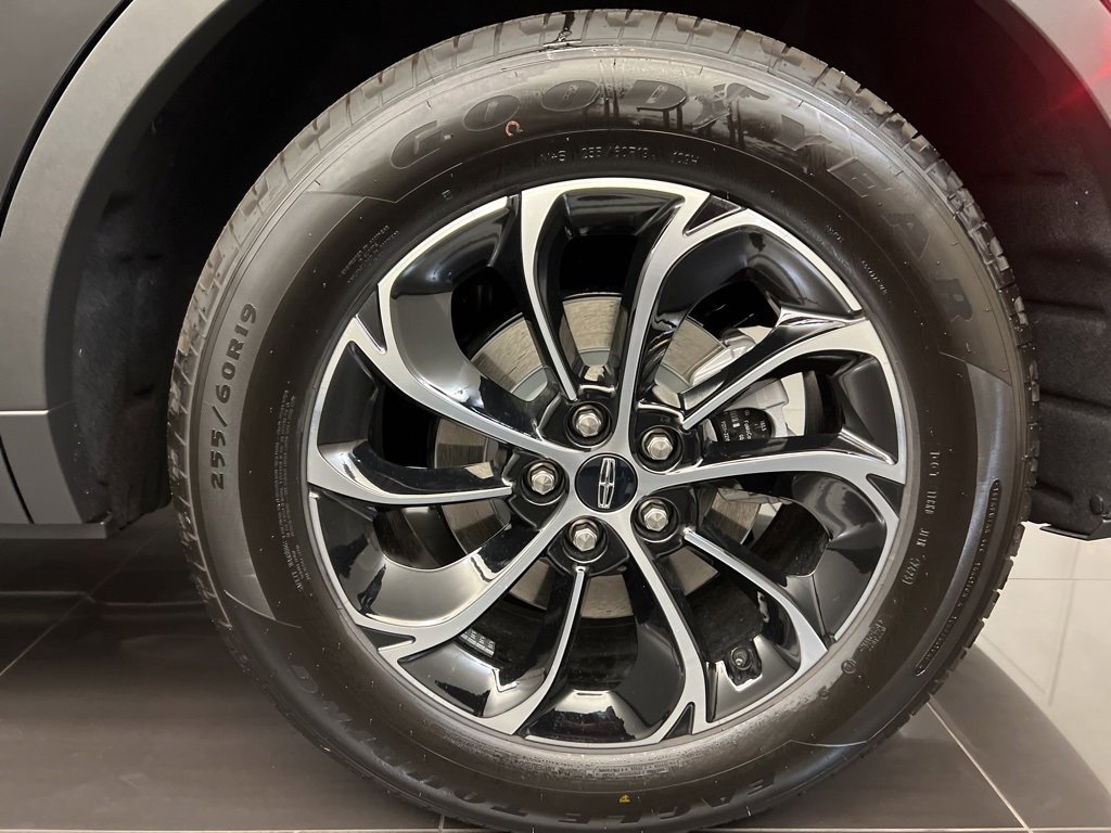 Used 2026 Lincoln Nautilus Premier w/ Equipment Group 102A image 7