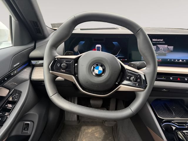 Used 2026 BMW 530i xDrive AWD/4WD image 12