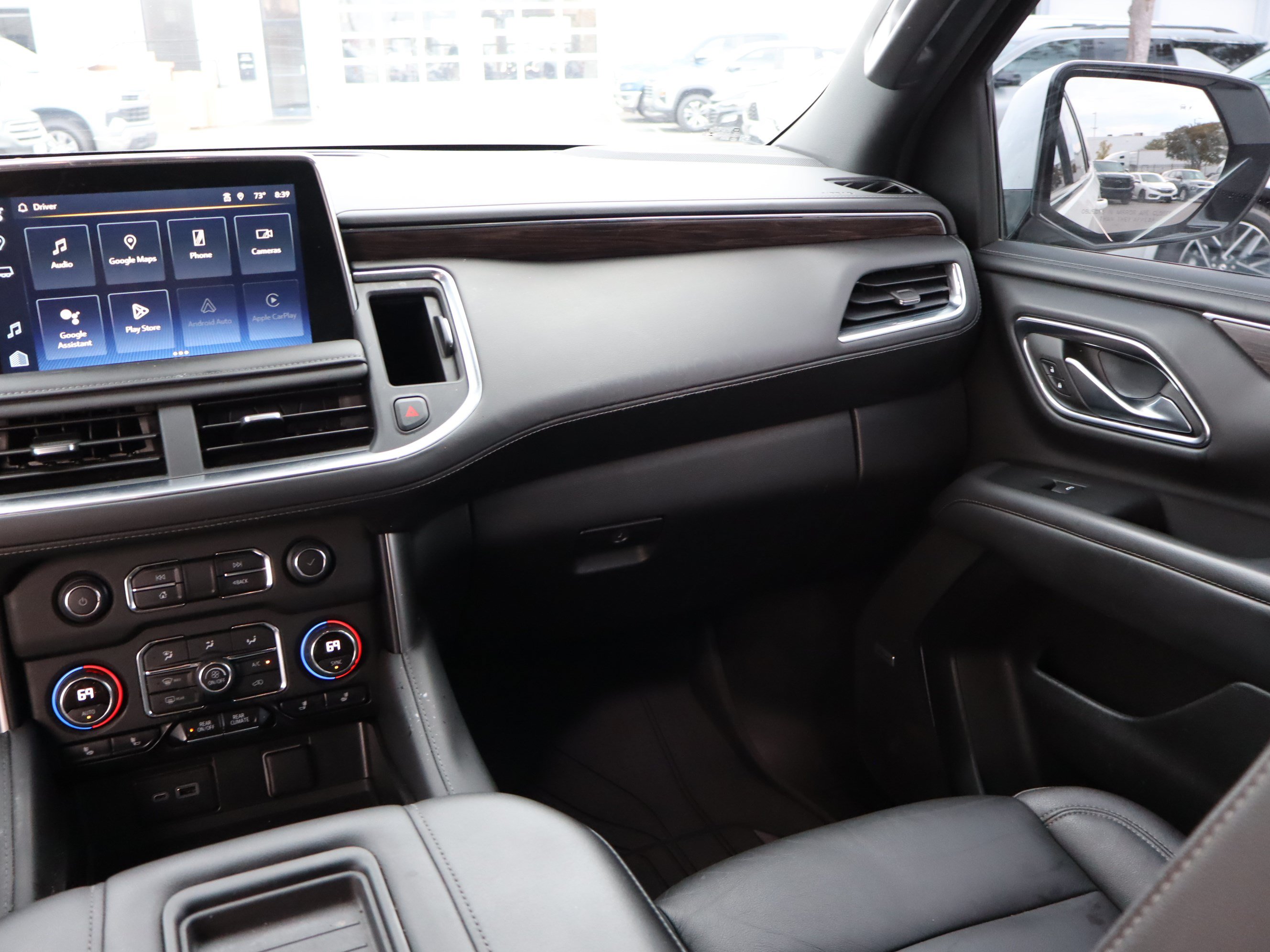 Used 2023 Chevrolet Tahoe Z71 w/ Luxury Package AWD/4WD image 15
