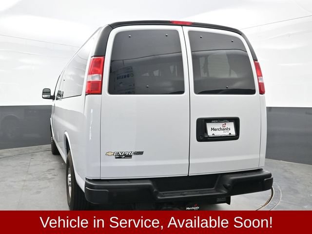 Used 2024 Chevrolet Express 3500 LS RWD image 5