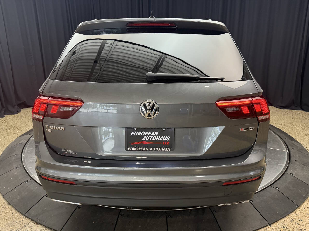Used 2019 Volkswagen Tiguan SE w/ 3rd Row Seat Package AWD/4WD image 6