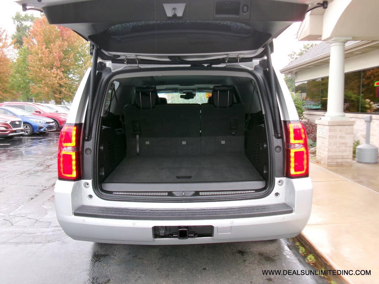 Used 2019 Chevrolet Suburban LT AWD/4WD image 27