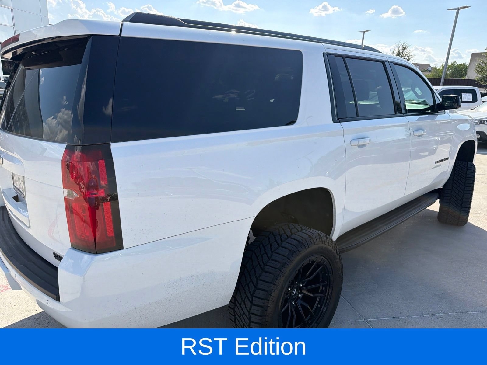 Used 2018 Chevrolet Suburban LT AWD/4WD image 4