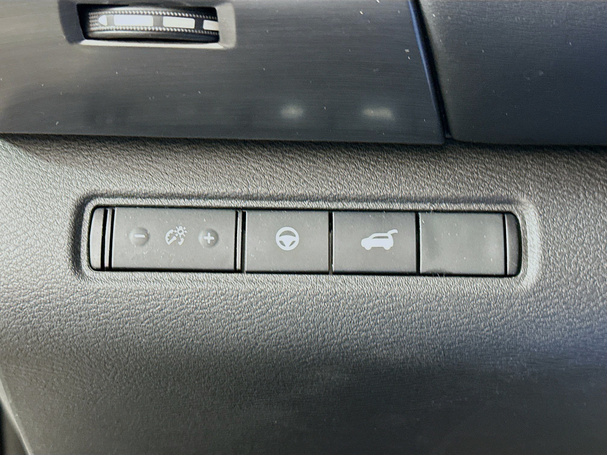Used 2024 Nissan Pathfinder SL AWD/4WD image 17