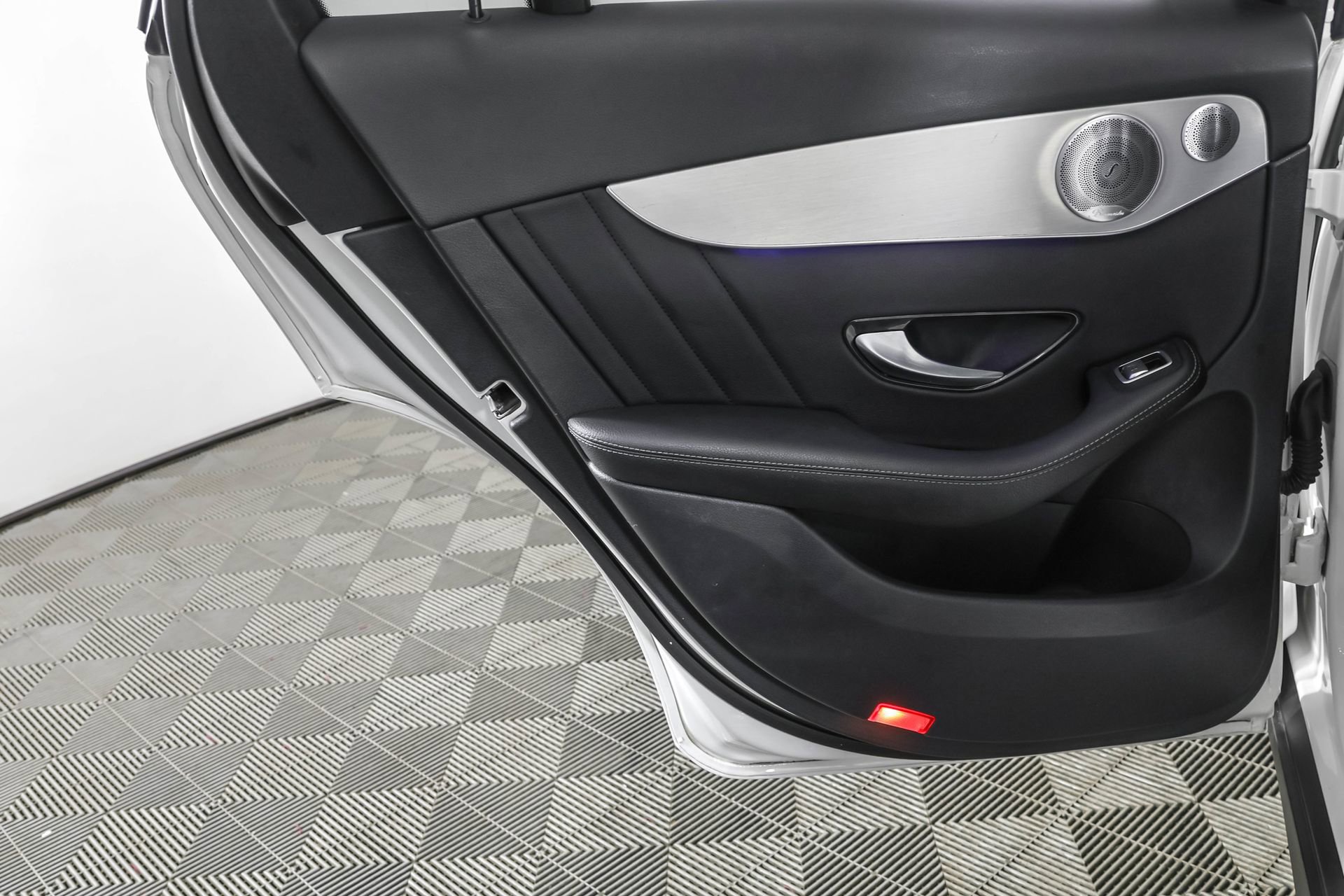 Used 2020 Mercedes-Benz GLC 300 4MATIC image 37