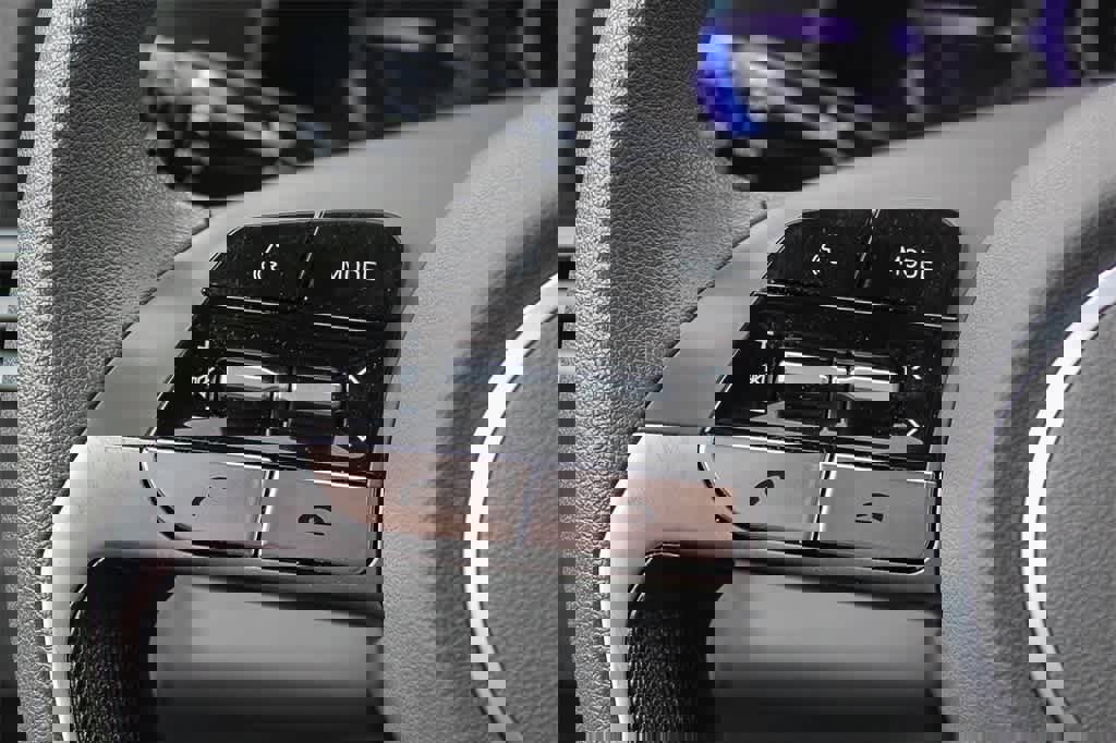 Used 2023 Hyundai Elantra Blue w/ Cargo Package image 27