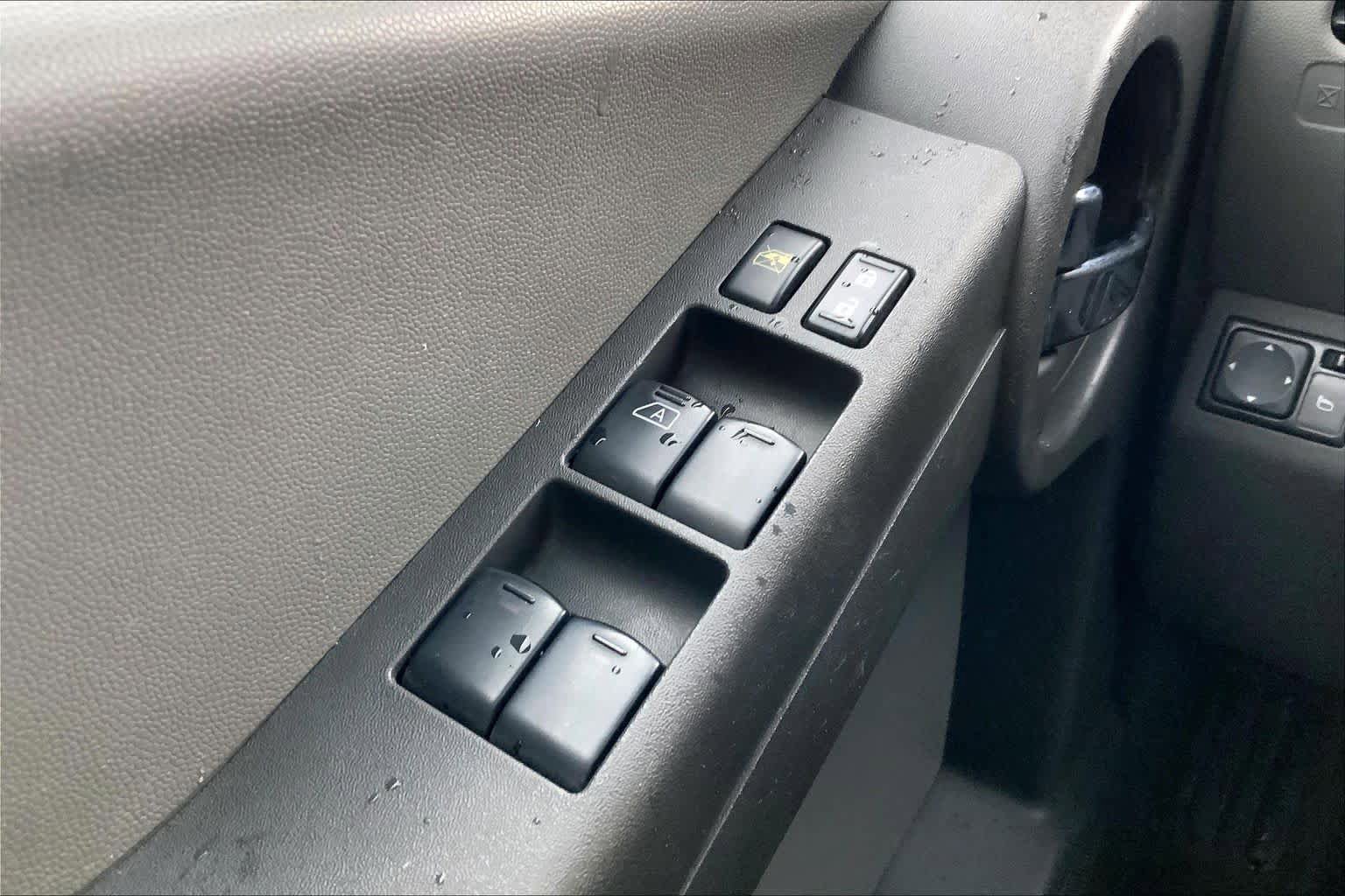Used 2012 Nissan Xterra S RWD image 29