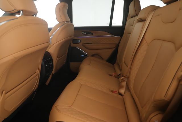 Used 2024 Jeep Grand Cherokee Summit image 30