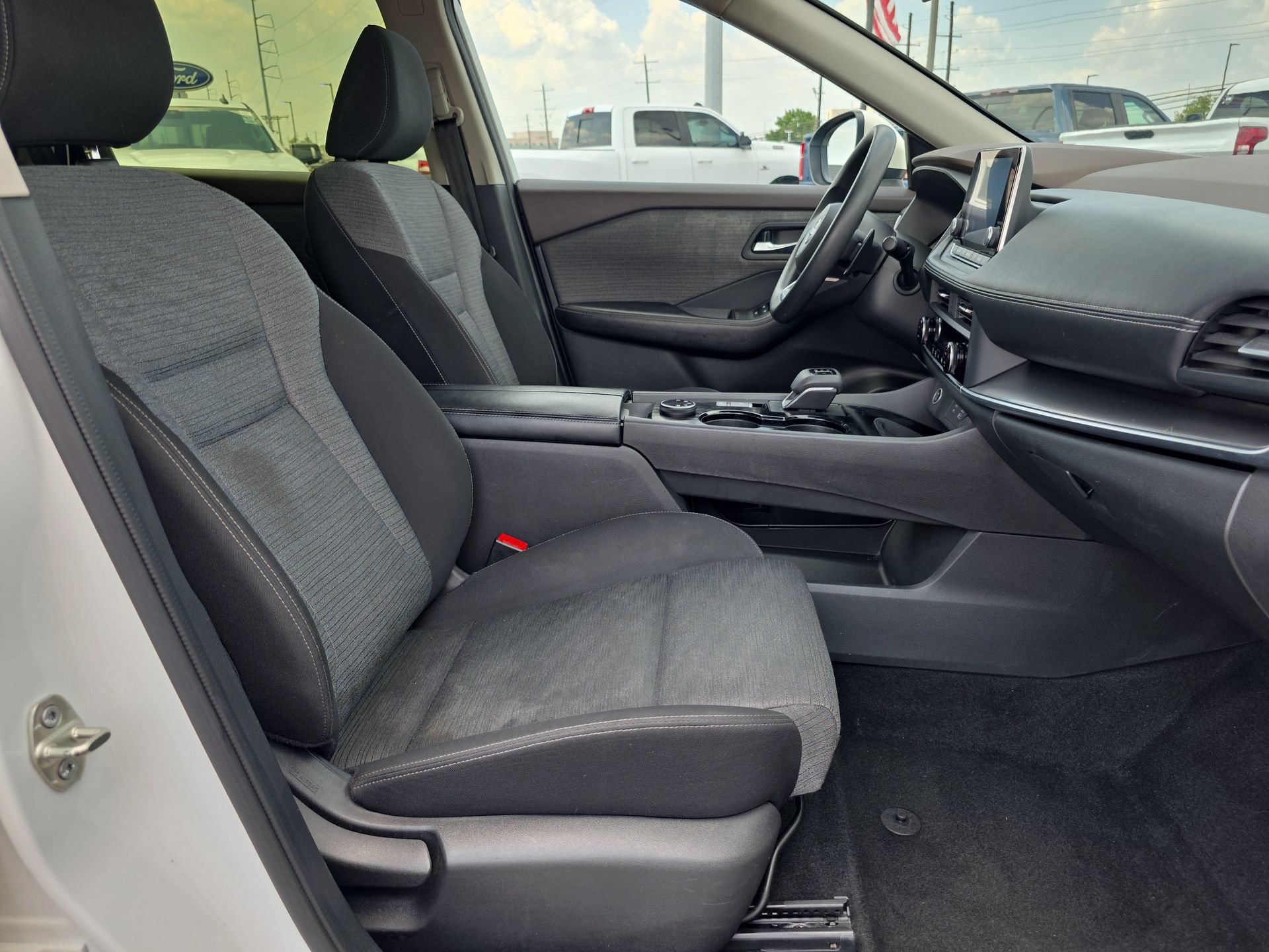 Used 2023 Nissan Rogue SV AWD/4WD image 15
