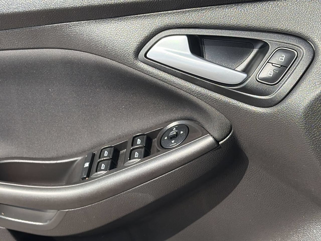Used 2018 Ford Focus SEL FWD image 20