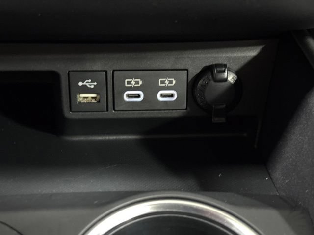 Used 2022 Toyota Highlander XLE AWD/4WD image 20