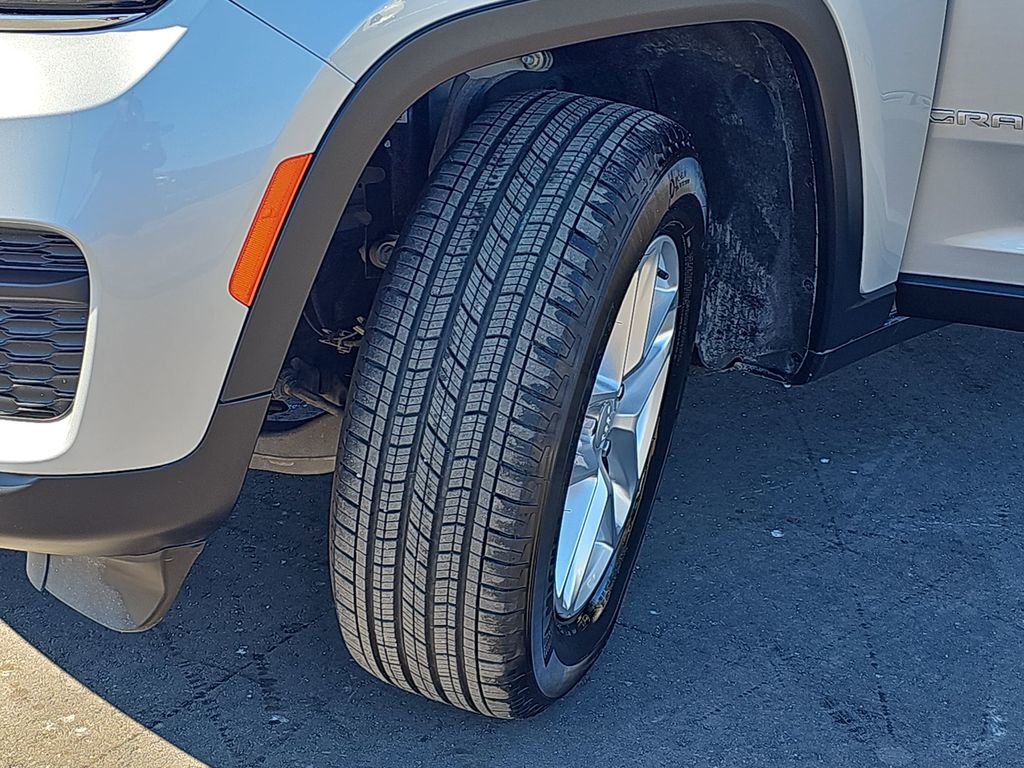 Used 2025 Jeep Grand Cherokee Laredo X w/ Trailer Tow Package image 34