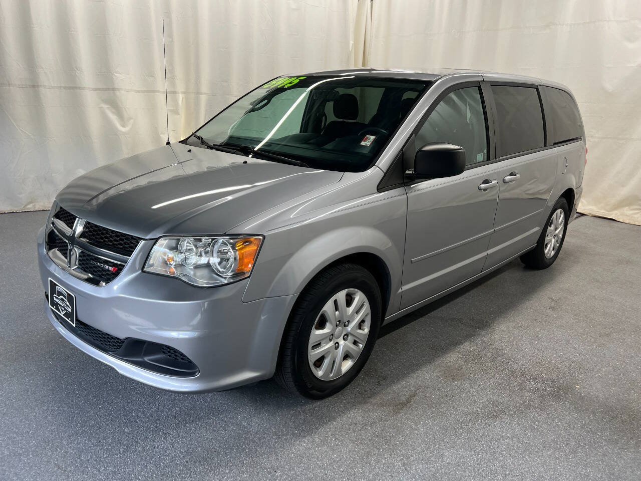 Used 2016 Dodge Grand Caravan SE w/ Quick Order Package 29E SE