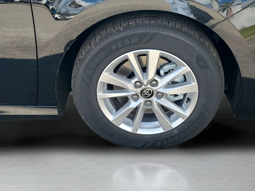 New 2025 Toyota Camry LE FWD image 20