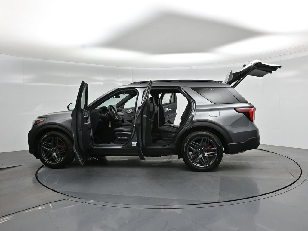New 2026 Ford Explorer ST-Line w/ ST-Line Street Pack RWD image 34