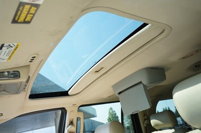 Used 2004 Lincoln Navigator Luxury image 16