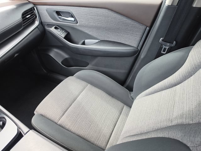 Certified 2022 Nissan Rogue SV FWD image 15