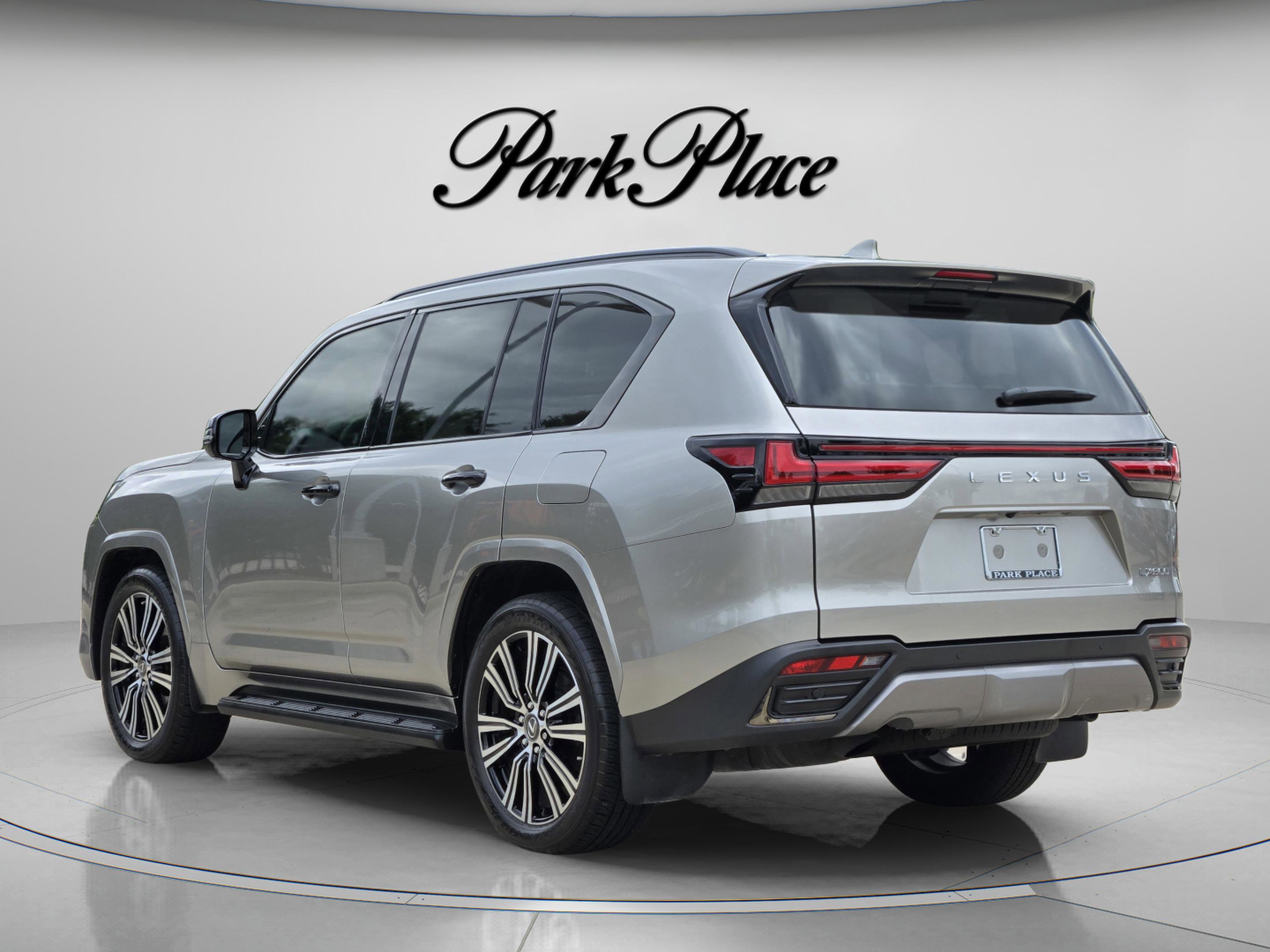 Used 2023 Lexus LX 600 4WD w/ Appearance Package image 3