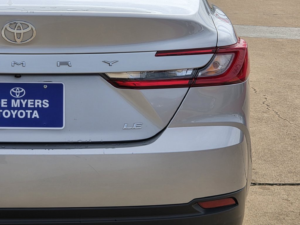 Used 2025 Toyota Camry LE FWD image 9