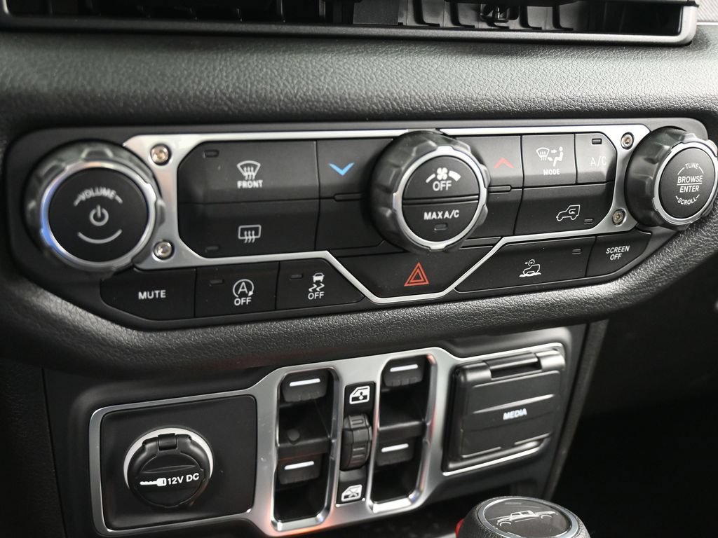 Used 2025 Jeep Gladiator Sport AWD/4WD image 17