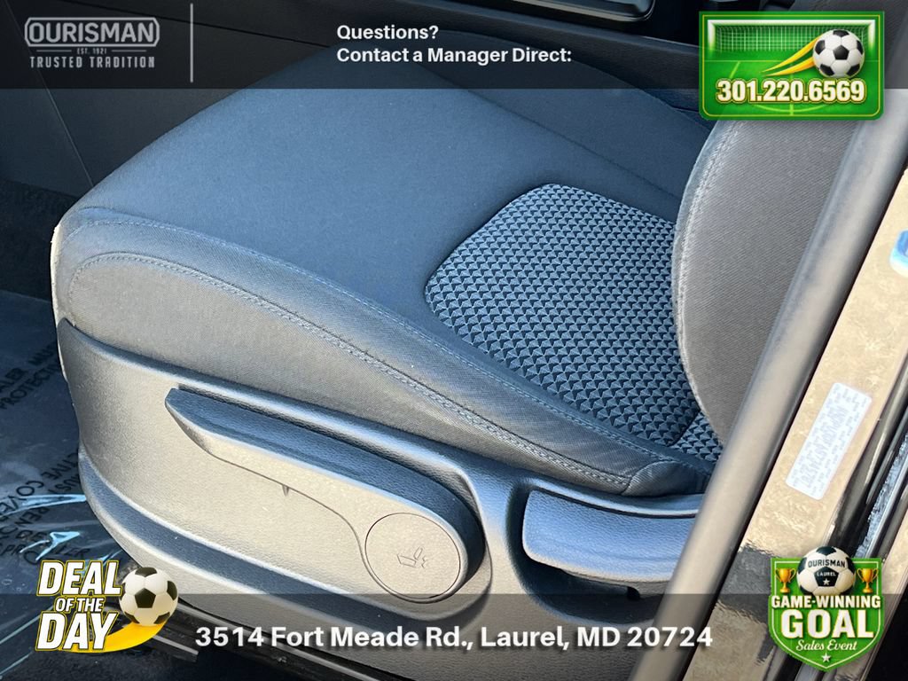 Used 2025 Kia Sportage LX FWD image 8