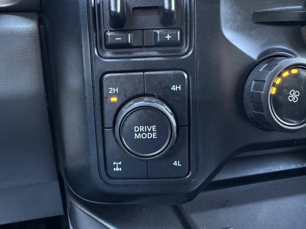 Used 2023 Ford F350 XLT w/ FX4 Off-Road Package image 12