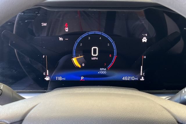 Used 2025 Chevrolet Trax LT FWD image 32