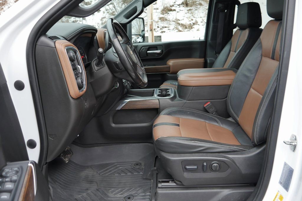 Used 2023 Chevrolet Silverado 2500 High Country w/ Technology Package image 8