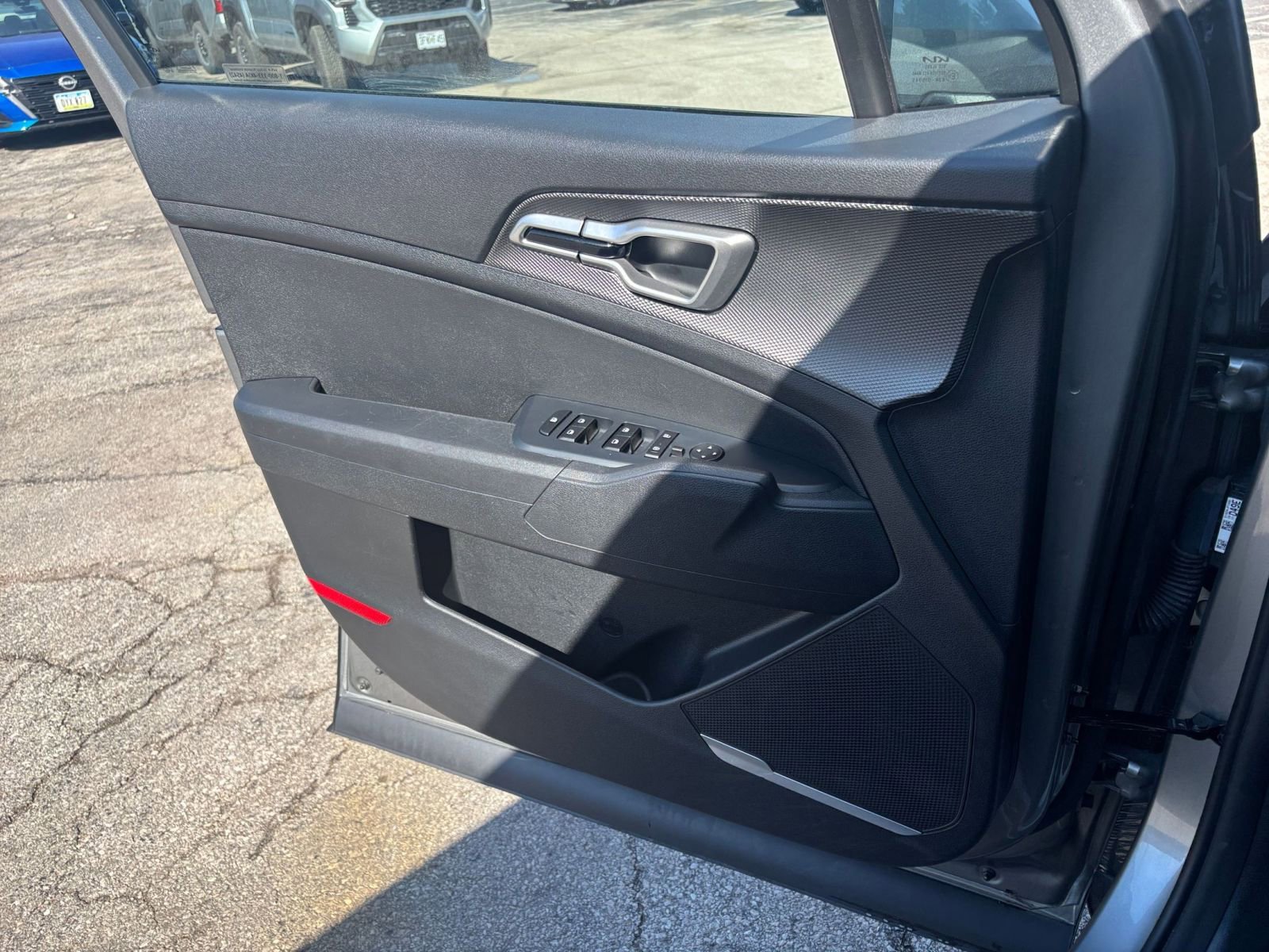 Used 2025 Kia Sportage LX image 18