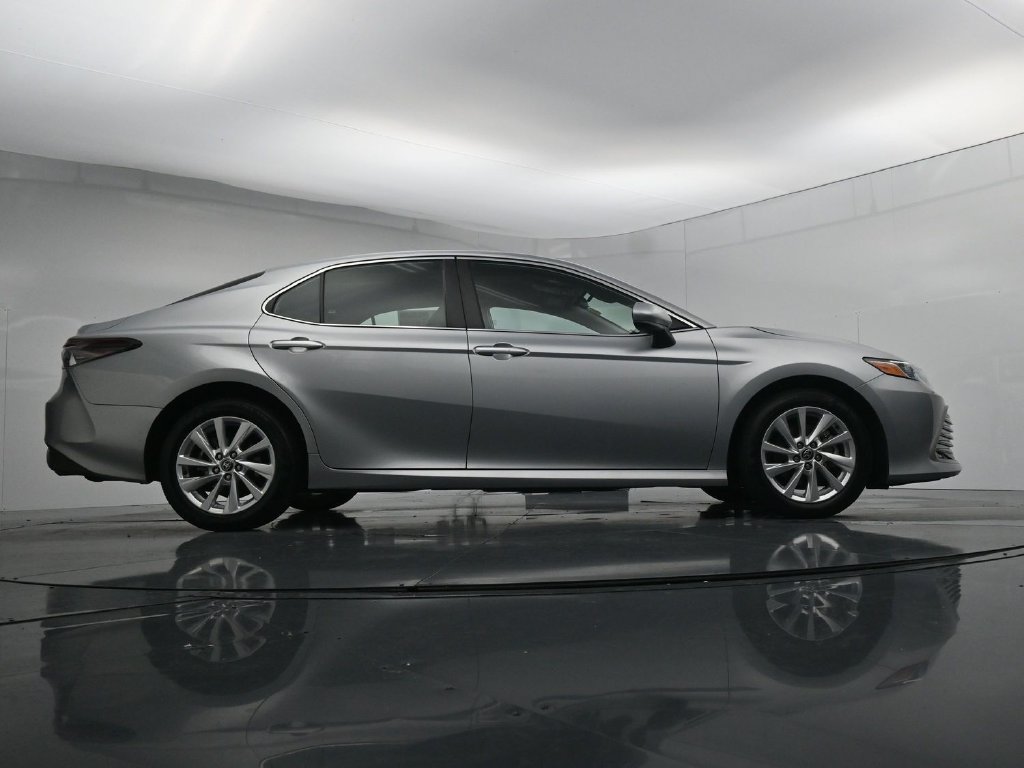 Used 2023 Toyota Camry LE AWD/4WD image 39