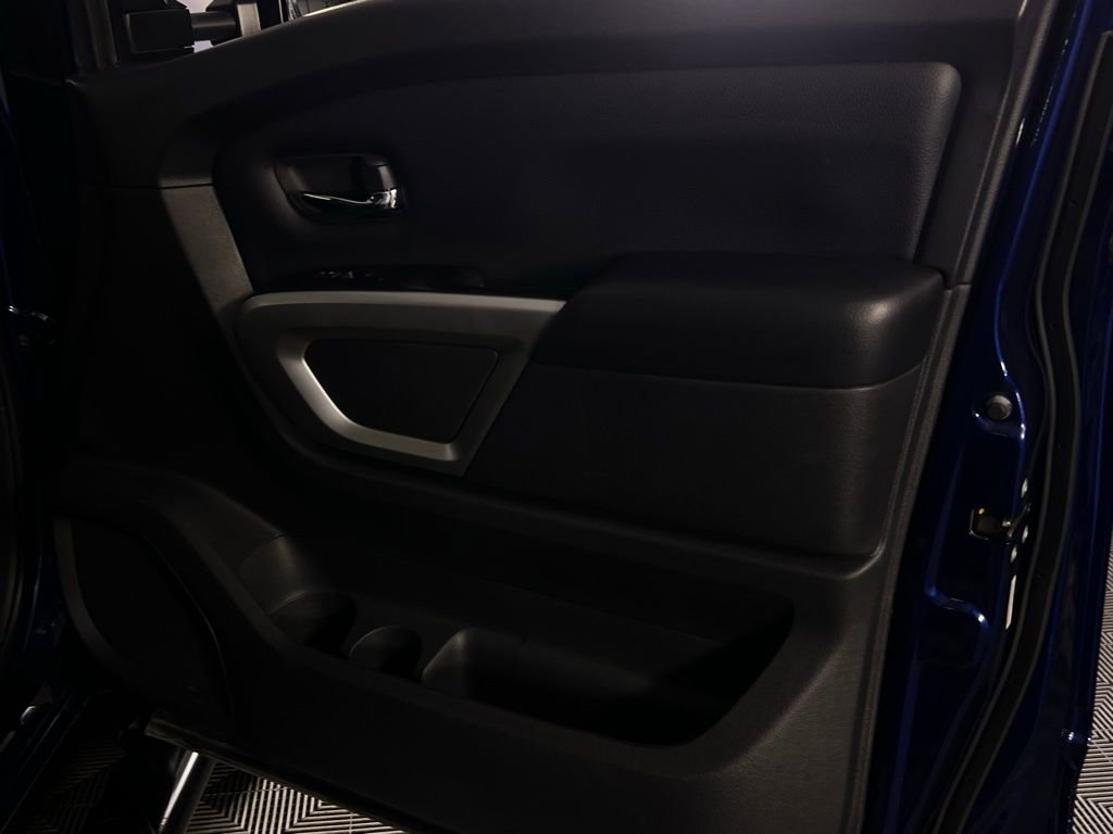 Used 2024 Nissan Titan SV w/ SV Convenience Package image 30