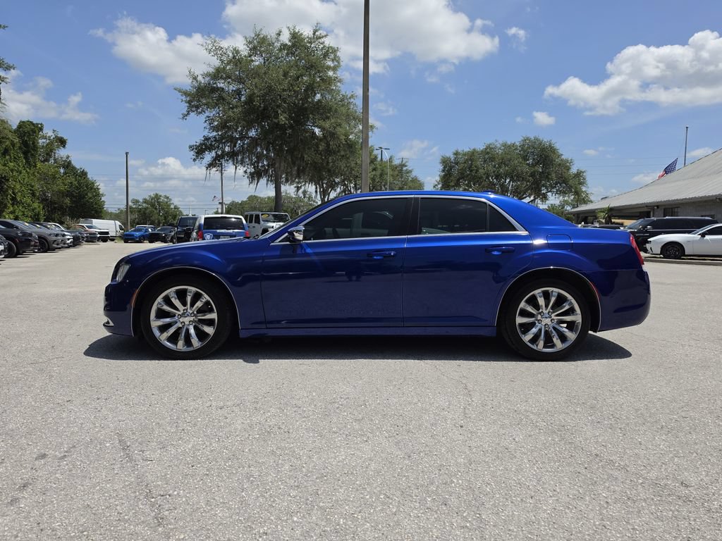 Certified 2019 Chrysler 300 Touring w/ Chrome Appearance Package RWD image 6