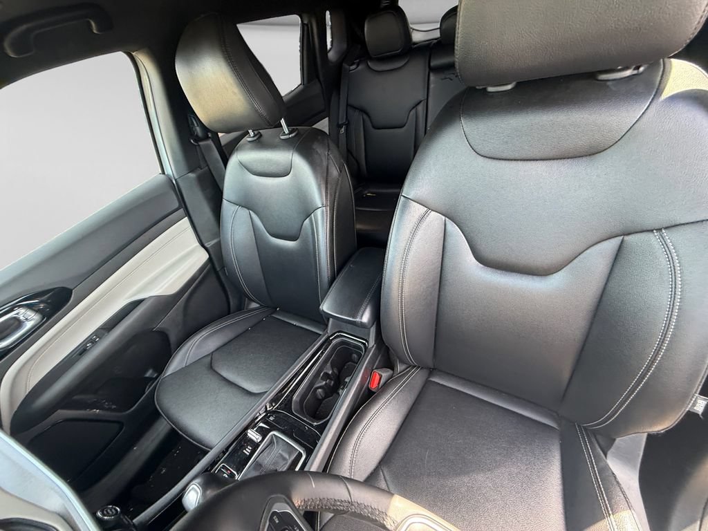 Used 2025 Jeep Compass Limited AWD/4WD image 21