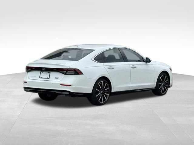 Used 2024 Honda Accord Touring image 4