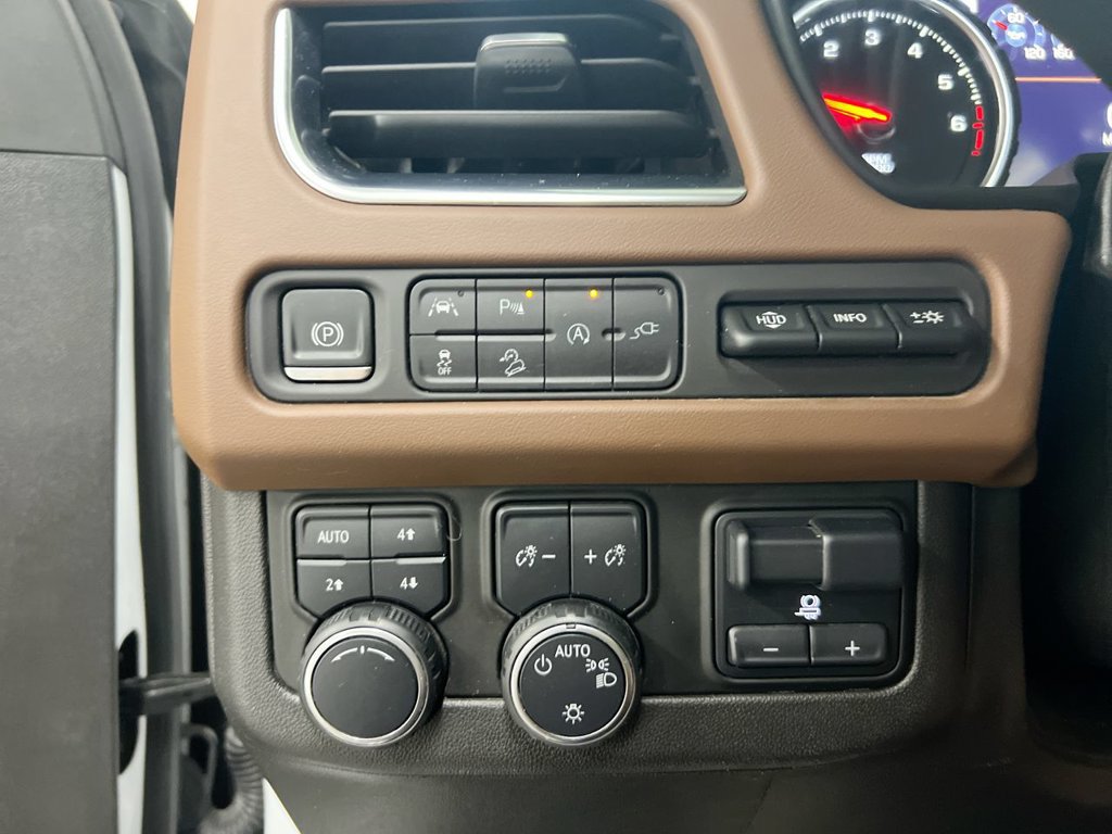 Used 2021 Chevrolet Tahoe High Country w/ Premium Package AWD/4WD image 19