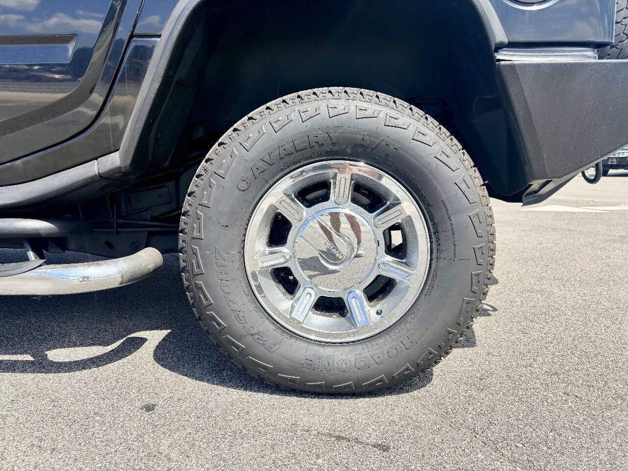 Used 2005 HUMMER H2 w/ Preferred Equipment Group AWD/4WD image 39