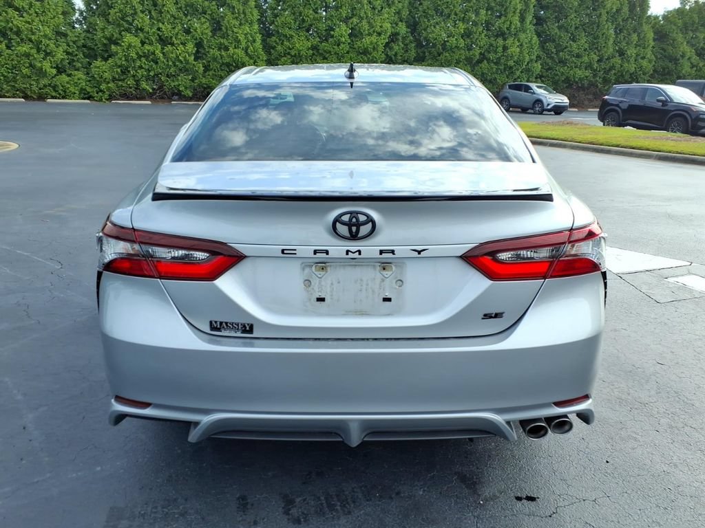 Used 2022 Toyota Camry SE w/ Convenience Package FWD image 4
