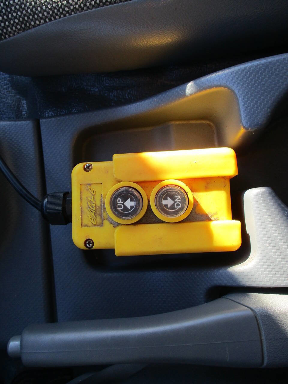 Used 2019 Isuzu NPR image 19