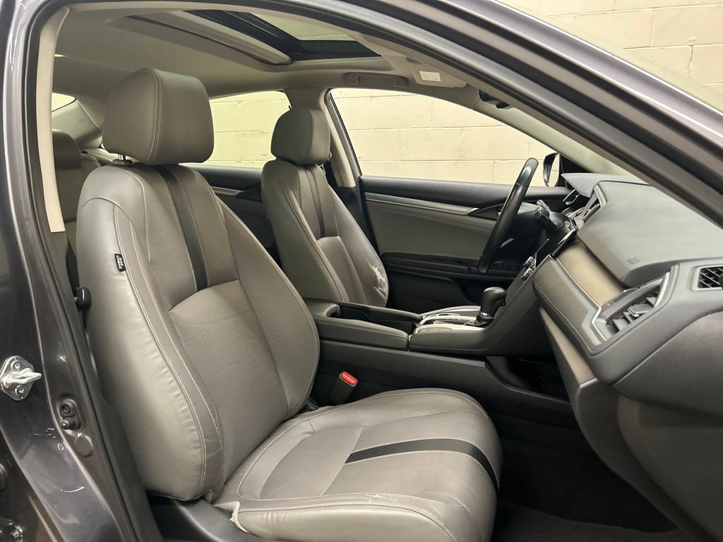 Used 2018 Honda Civic Touring image 10