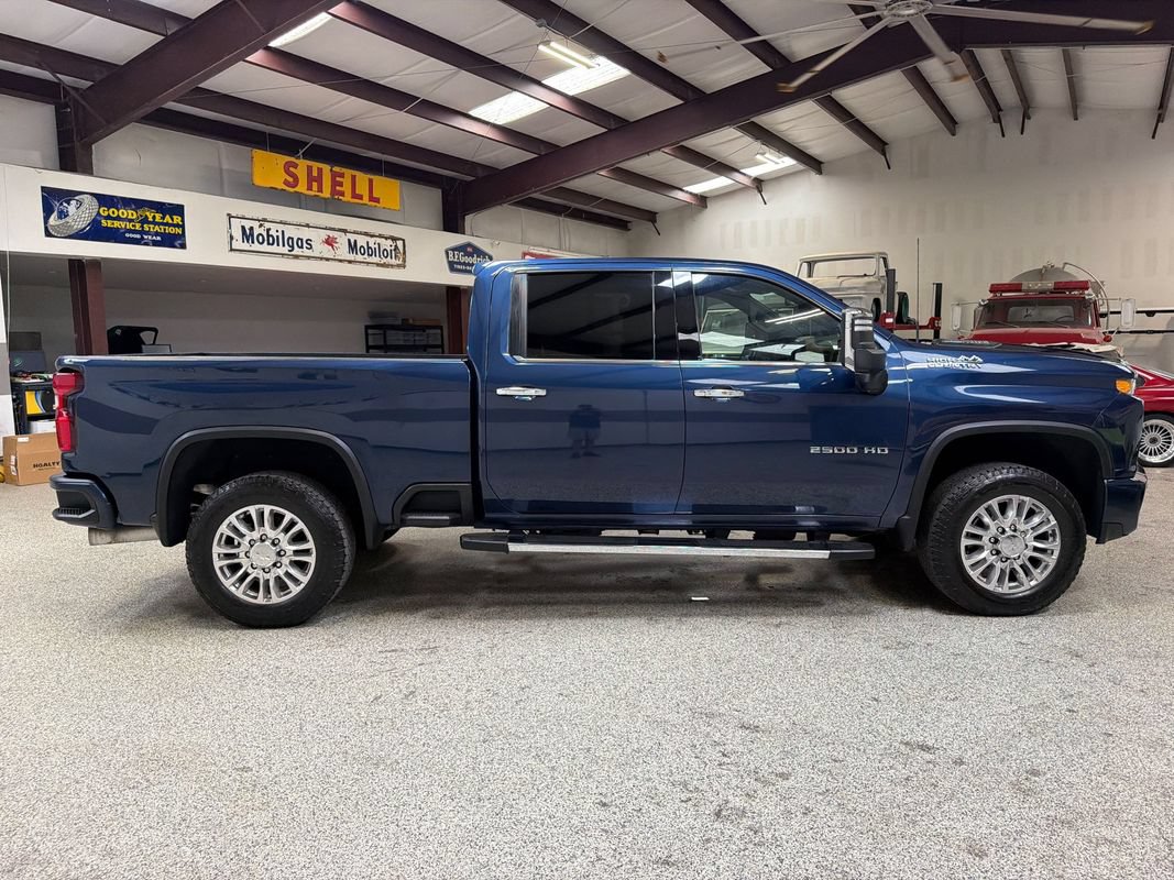 Used 2023 Chevrolet Silverado 2500 High Country AWD/4WD image 9