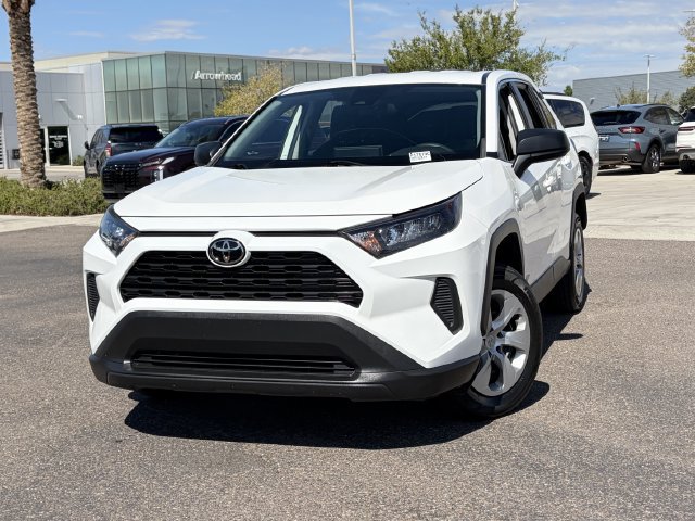 Used 2022 Toyota RAV4 LE AWD/4WD image 3