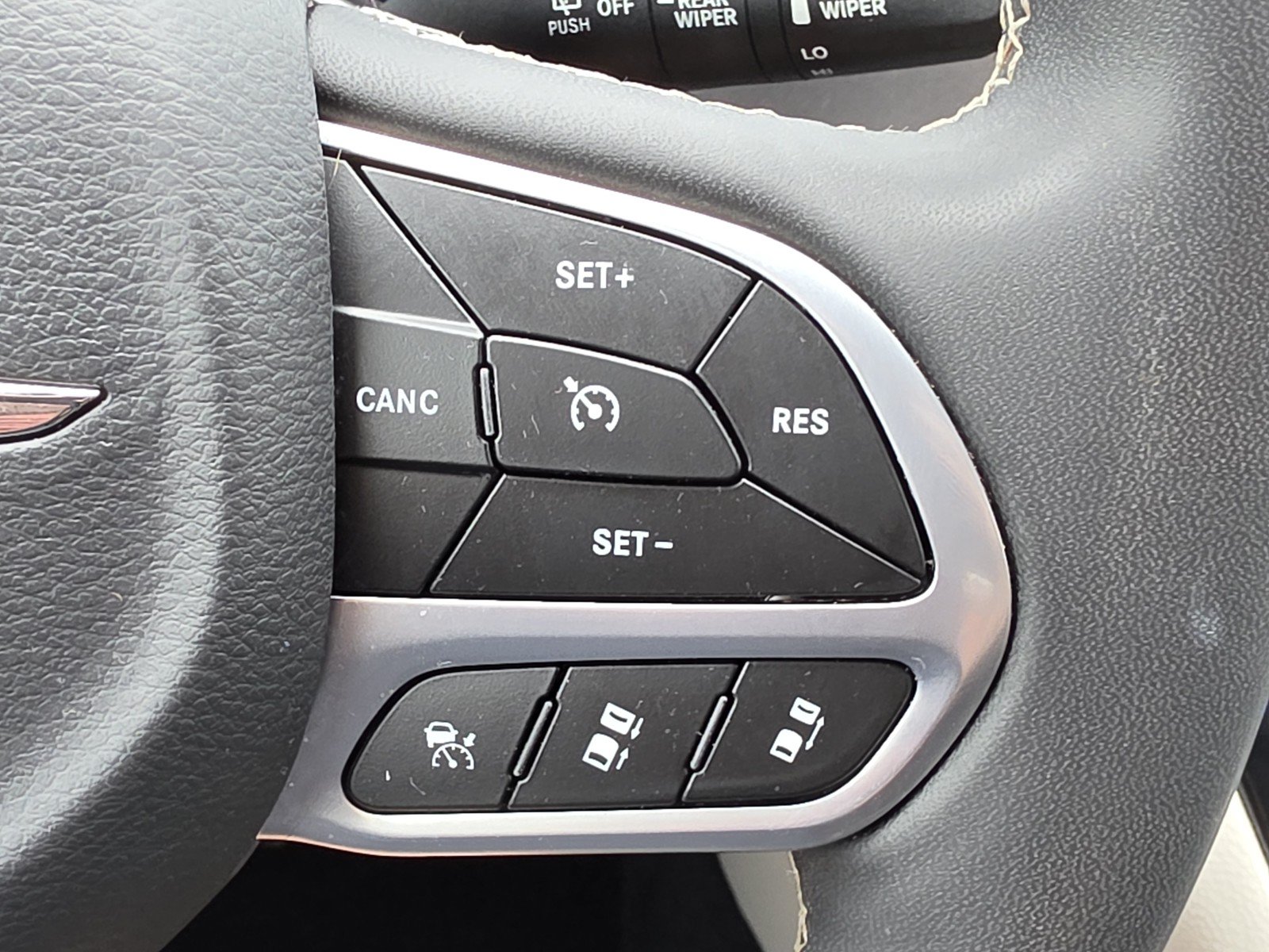 Used 2023 Chrysler Pacifica Touring-L FWD image 20