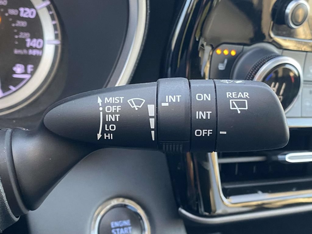 Used 2022 Toyota Highlander XLE AWD/4WD image 23