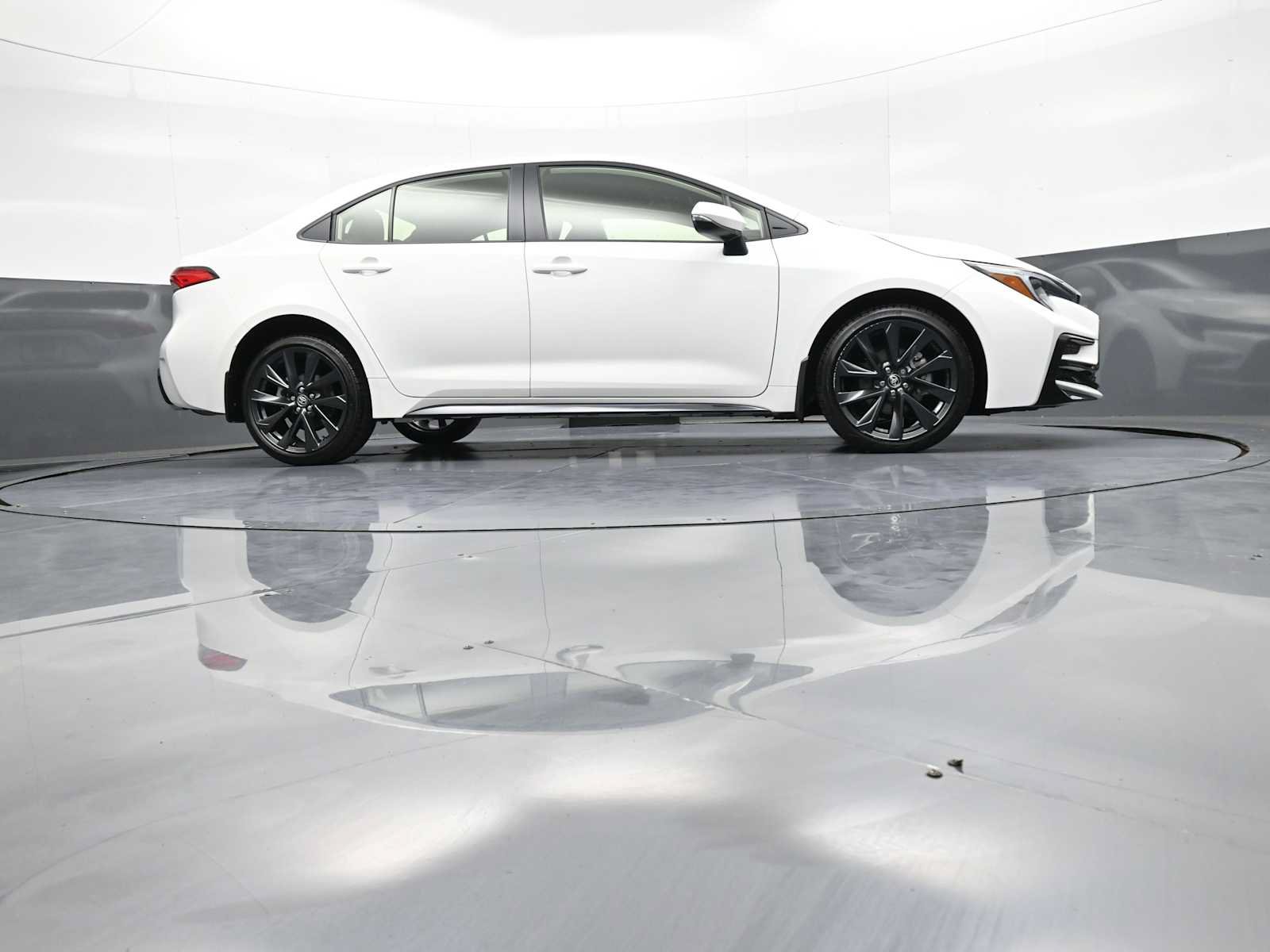 Certified 2026 Toyota Corolla SE FWD image 28