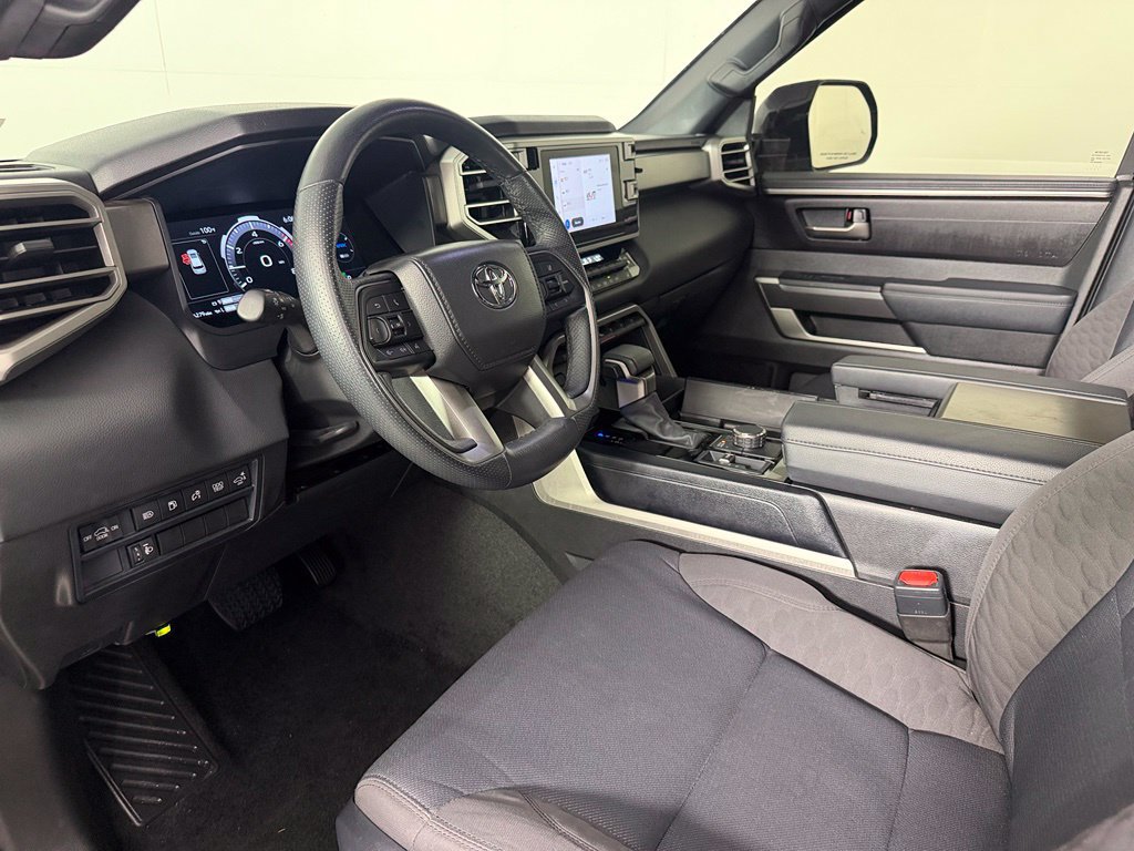 Used 2025 Toyota Sequoia 4WD image 15